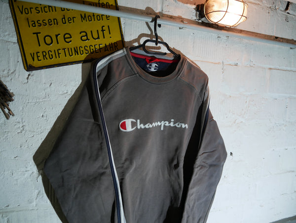 Vintage Champion Sweatshirt (L/XL)